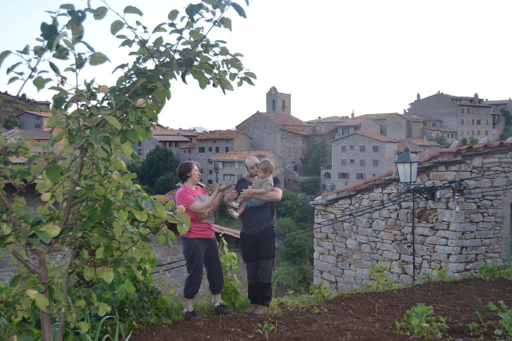 Hostal La Muntanya Castellar De N'Hug Buitenkant foto