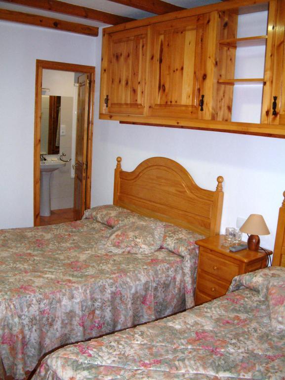 Hostal La Muntanya Castellar De N'Hug Buitenkant foto
