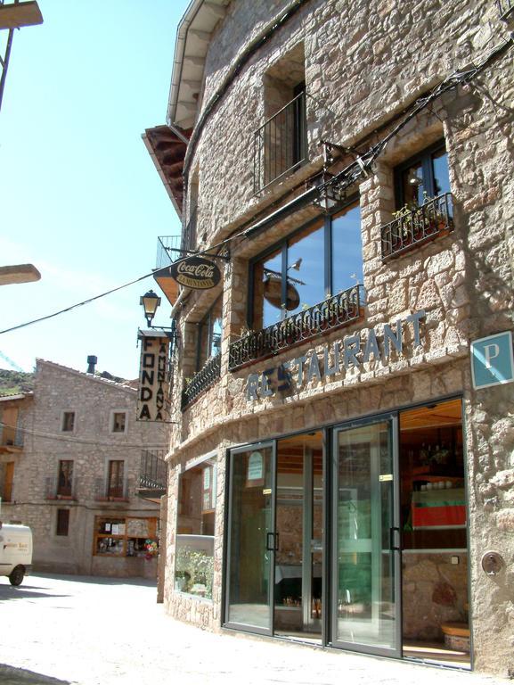 Hostal La Muntanya Castellar De N'Hug Buitenkant foto