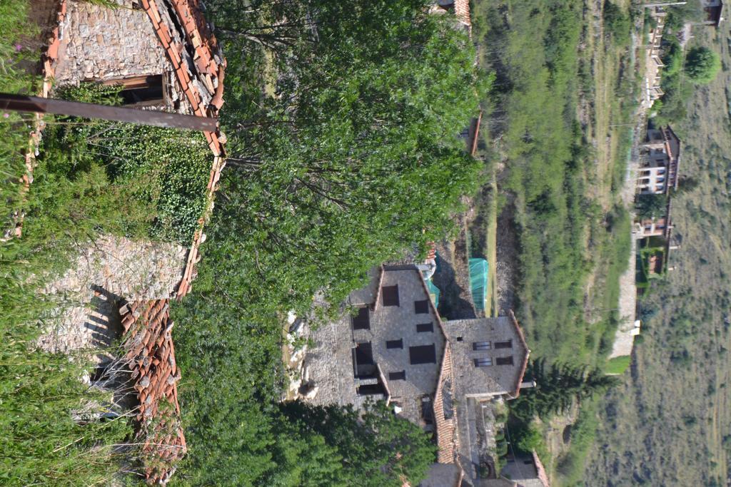 Hostal La Muntanya Castellar De N'Hug Buitenkant foto